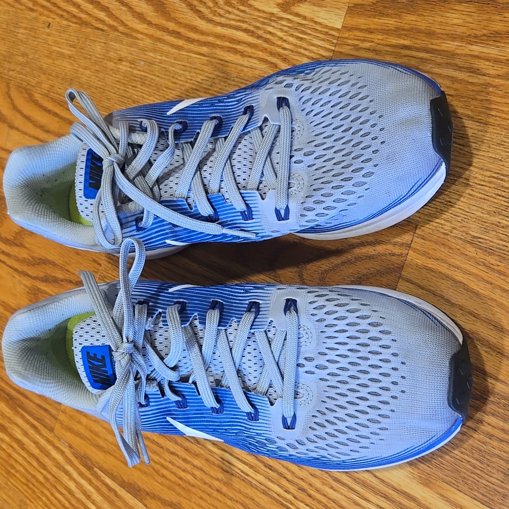 Nike Gray and Blue Athletic Sneakers - Picture 2 of 15